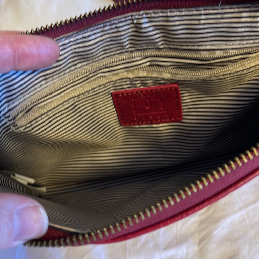 Crossbody - Picture 3 of 4